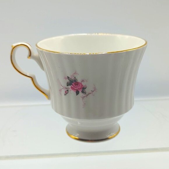 Hammersley Teacup & Saucer Fine Bone China Made in England Floral Gold Trim - Picture 5 of 9